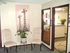 Abbott Gardens in Garden City, KS - Foto de edificio - Interior Photo