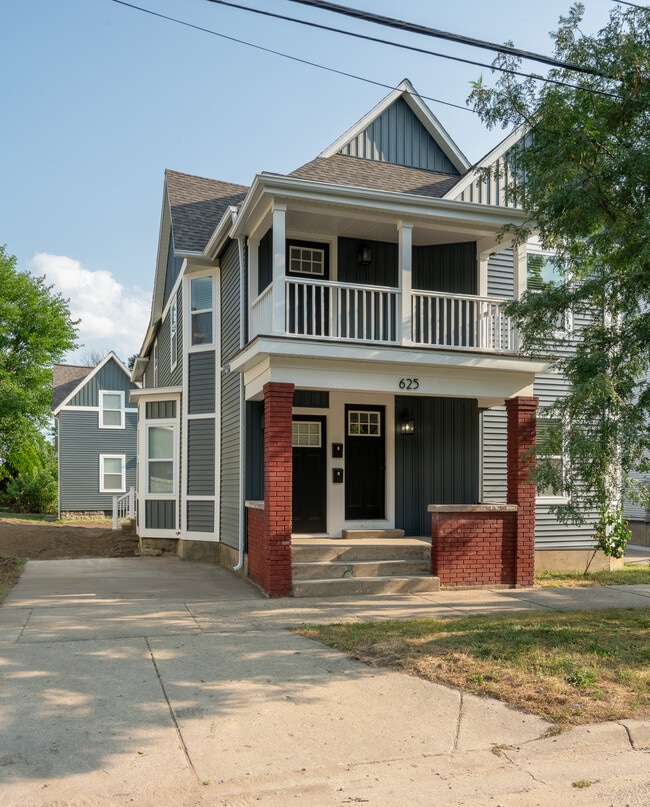 property at 625 3rd st #2