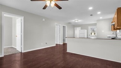 1602 W Elm St in Denison, TX - Building Photo - Building Photo