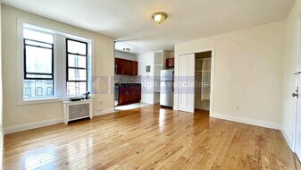 585 W 204th St in New York, NY - Building Photo