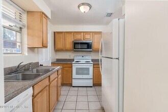 1735 El Camino Rd in Jacksonville, FL - Building Photo - Building Photo