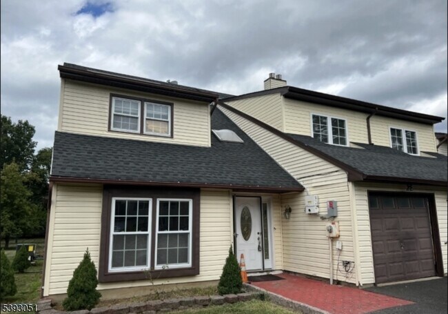 11 Crefeld Ct in Lincoln Park, NJ - Building Photo - Building Photo