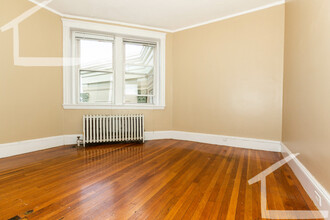 74 Egmont St, Unit 3 in Brookline, MA - Building Photo - Building Photo