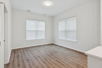 Greens at Irvington Mews 2 in Baltimore, MD - Building Photo - Building Photo