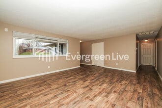 6660 Celestine St in Dayton, OH - Building Photo - Building Photo