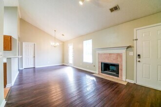 1214 Foxwood Dr in Douglasville, GA - Building Photo - Building Photo