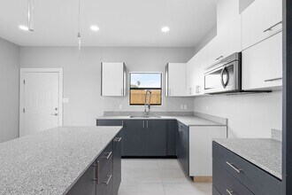 2020 Summerland Ln, Unit 3 in Edinburg, TX - Building Photo - Building Photo