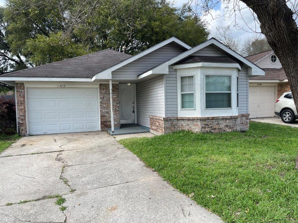 11019 Shadowfield Dr in Houston, TX - Building Photo