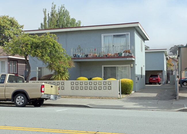 456 Miller Ave in South San Francisco, CA - Foto de edificio - Building Photo