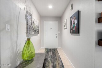 2744 E Windrose Dr in Phoenix, AZ - Building Photo - Building Photo