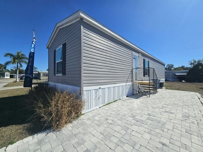 property at 436 Suwanee Dr