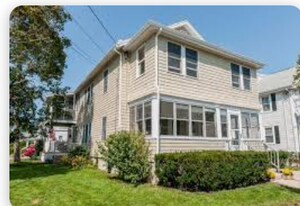12 Lawrence St, Unit 12 in Watertown, MA - Building Photo