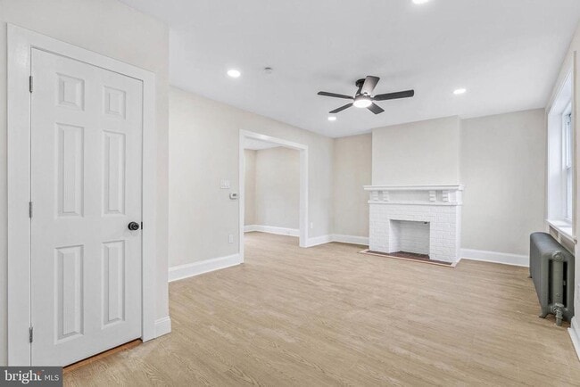 property at 913 E Stafford St