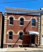 55 Spring St, Unit First Floor in Lodi, NJ - Foto de edificio - Building Photo