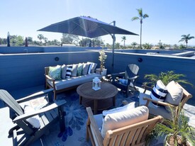 543 Orange Ave in Coronado, CA - Building Photo