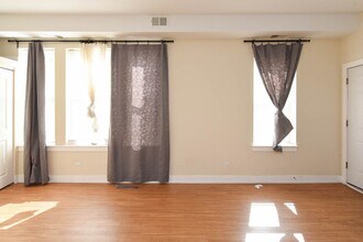 4750 N Kenneth Ave, Unit A09C in Chicago, IL - Building Photo - Building Photo