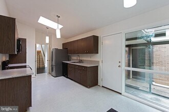 7036 Buxton Terrace in Bethesda, MD - Building Photo - Building Photo