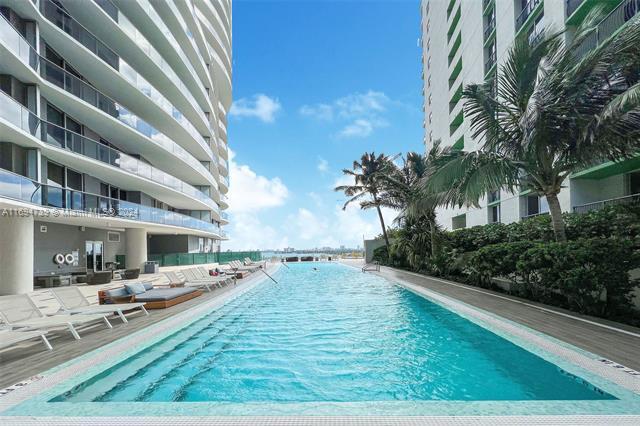 488 NE 18th St, Unit 2915 in Miami, FL - Building Photo - Building Photo