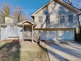 1387 Williamsburg Ln in Norcross, GA - Building Photo