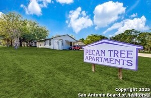 131 Howard Ln in Bandera, TX - Building Photo