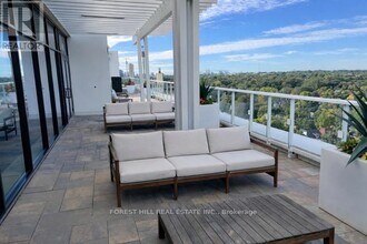 3018 Yonge St in Toronto, ON - Building Photo - Building Photo