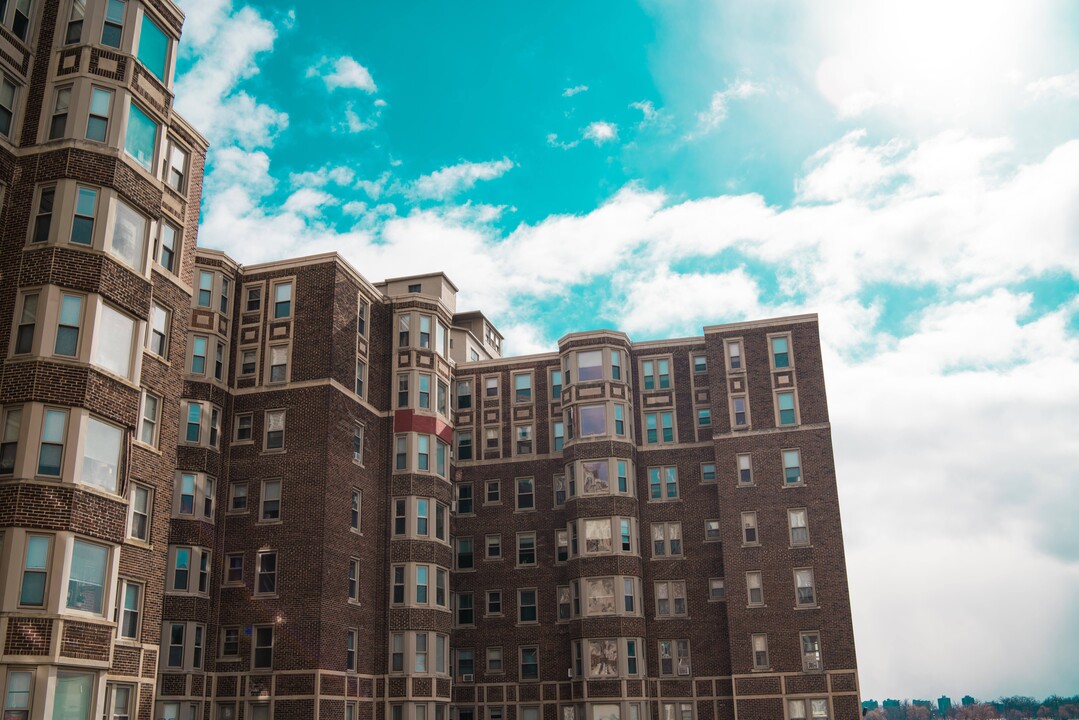 Alden Towers in Detroit, MI - Foto de edificio