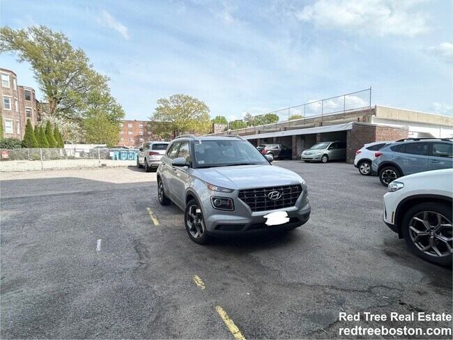 175 Harvard St, Unit 1 in Brookline, MA - Building Photo - Building Photo