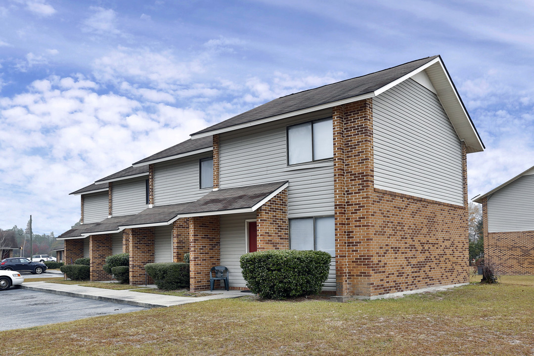 Liberty Woods Apartments in Hinesville, GA - Foto de edificio