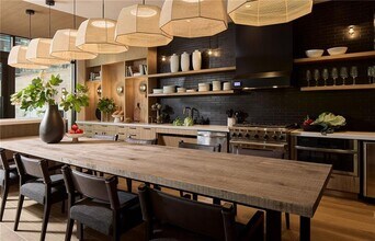 1081 Juniper St NE in Atlanta, GA - Building Photo - Building Photo