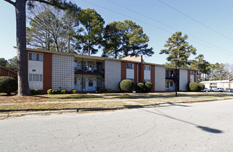 Smithdale Apartments in Raleigh, NC - Building Photo - Building Photo