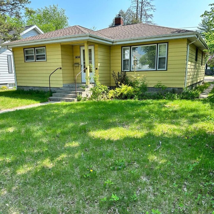1404 Beltrami Ave NW in Bemidji, MN - Foto de edificio