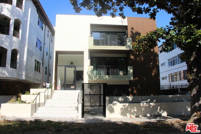 322 S Swall Dr in Los Angeles, CA - Building Photo - Building Photo