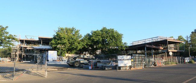 Primero Grove Student Apartments in Davis, CA - Building Photo - Building Photo