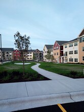 Jenny Wren Place in Sun Prairie, WI - Foto de edificio - Building Photo