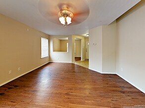19 Bedford Bay in San Antonio, TX - Building Photo - Building Photo