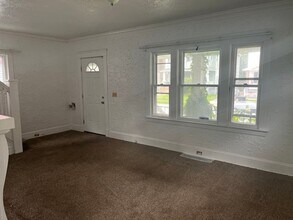 497 E 127th St in Cleveland, OH - Building Photo - Building Photo