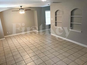 214 N Native Ln in Houston, TX - Building Photo - Building Photo