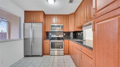1153 Hampton Blvd in North Lauderdale, FL - Building Photo - Building Photo