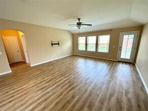 221 Creekwood Dr in Princeton, TX - Building Photo - Building Photo