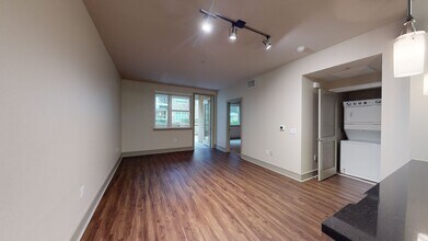 1818 Platinum Triangle in Anaheim, CA - Foto de edificio - Building Photo