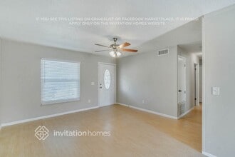 7010 Lake Long Dr in Orlando, FL - Building Photo - Building Photo