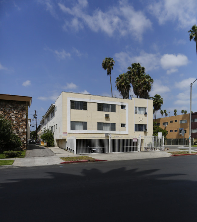 Royal Palms Apartments in Los Angeles, CA - Building Photo - Building Photo