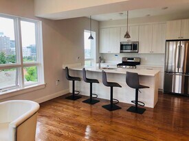 1 Everett St, Unit 203 in Boston, MA - Building Photo