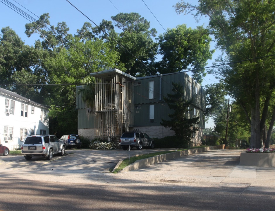 561 E State St in Baton Rouge, LA - Building Photo