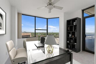 15 Greenway Plz in Houston, TX - Building Photo - Building Photo