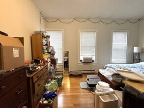 1 McLean Pl in Cambridge, MA - Building Photo - Building Photo