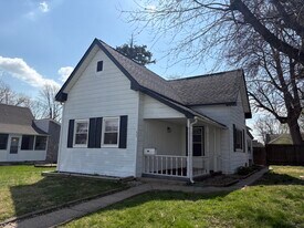 645 Forest Ave in Greenwood, IN - Building Photo