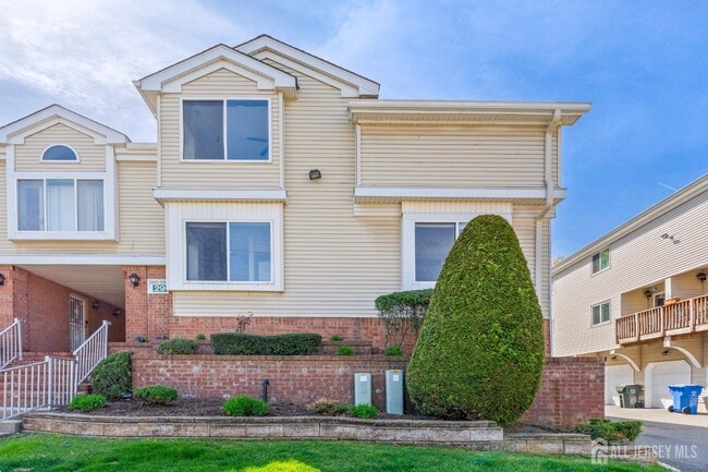 property at 2908 Madaline Dr