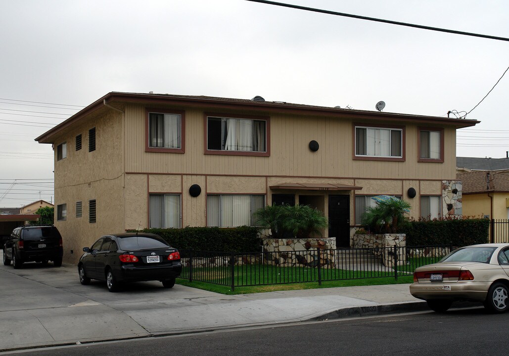 11639 Gale Ave in Hawthorne, CA - Foto de edificio