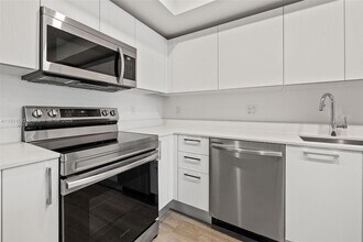 1500 Bay Rd, Unit N-0103 in Miami Beach, FL - Building Photo - Building Photo